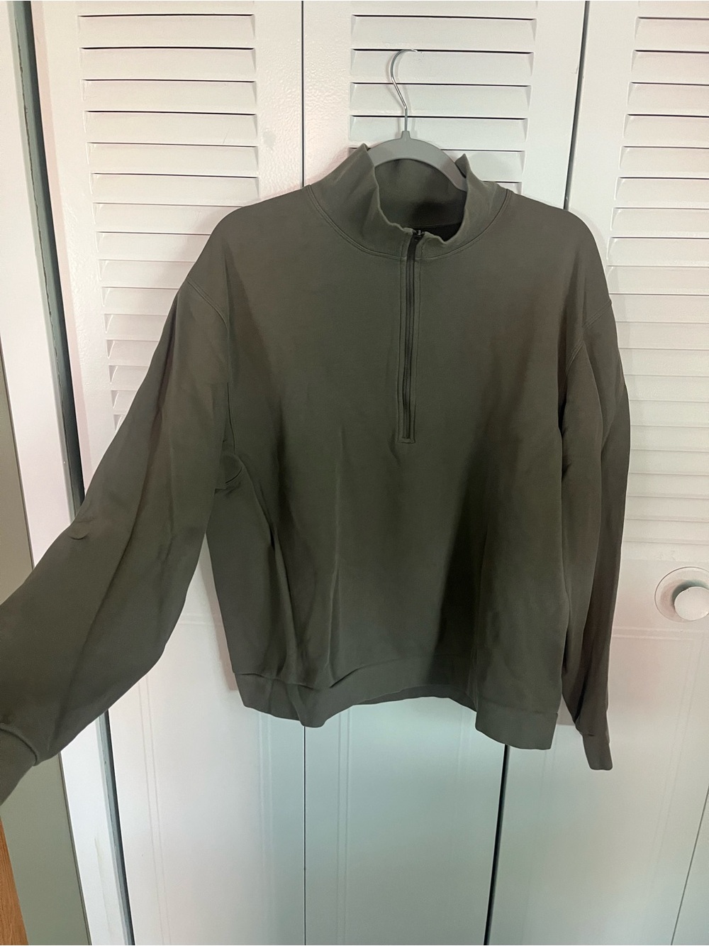 Lululemon Men's L taupe half-zip sweatshirt